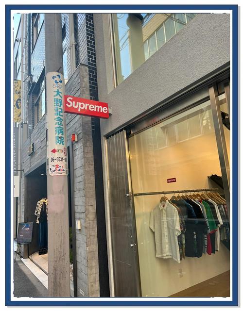Supreme纽约店门前冷落场景
