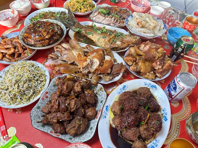 南漳乡村年夜饭五鱼闹年餐桌