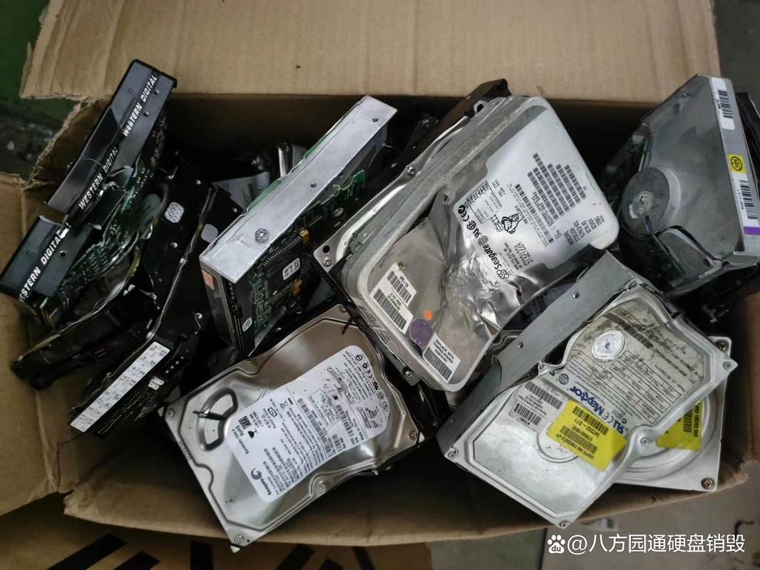 物业机房敏感数据加密硬盘存放实拍图