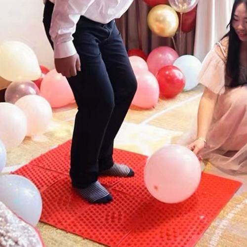婚礼接亲指压板跳神游戏现场