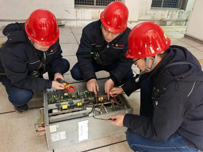 工业车间风机变频器安装现场图
