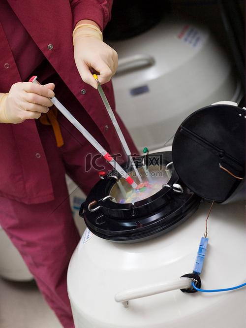 生殖中心液氮罐冷冻胚胎存储场景