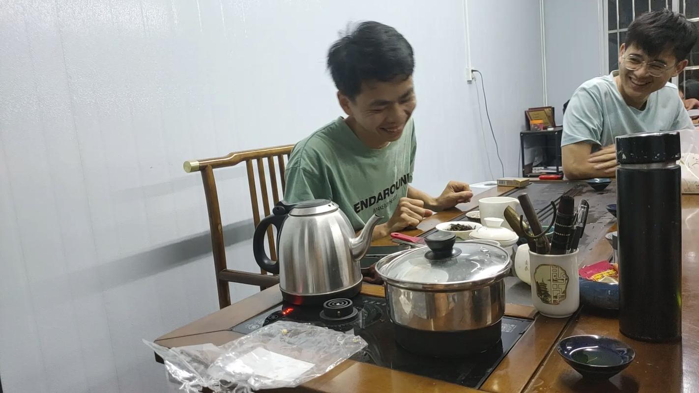 去厂里看什么？别光喝功夫茶