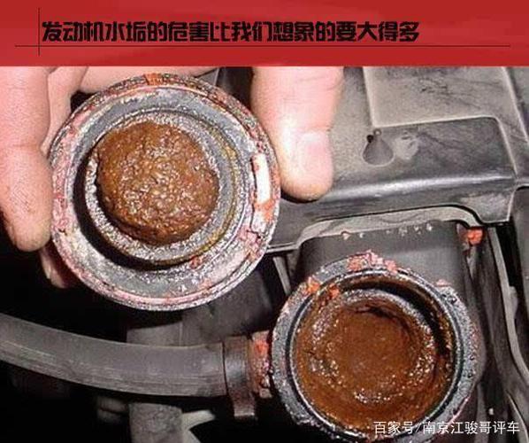 修理厂维修缸体水套除水垢作业