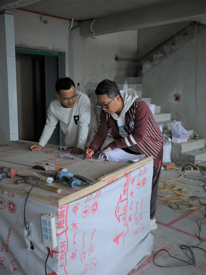 装修现场施工交底工人核对标记