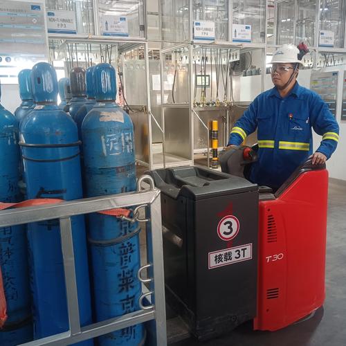 氧在工厂里干些什么活?