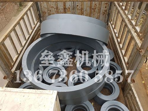雷蒙磨磨辊磨环配件更换现场