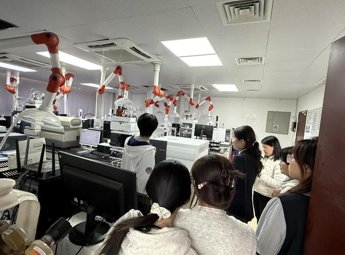 高校实验室科研成果转化对接会现场照片