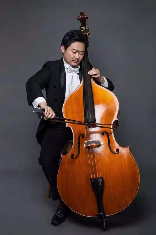 爸爸的低音提琴:沉闷却托底