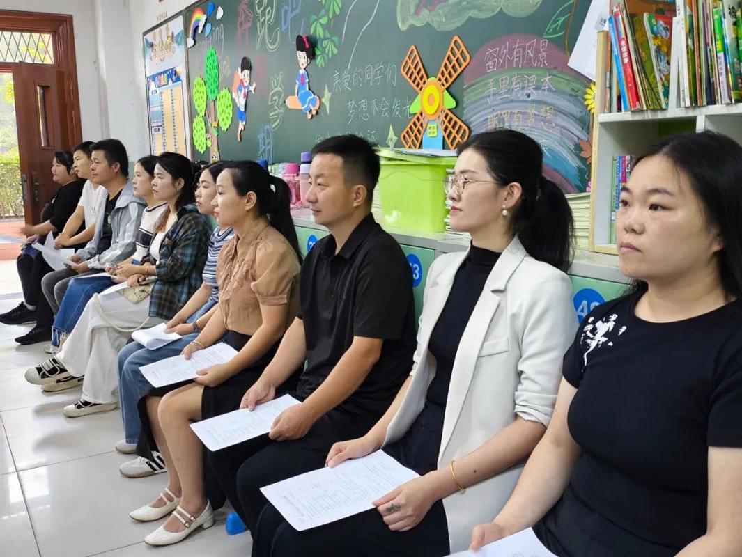 小学家长职业分享进校园活动合影