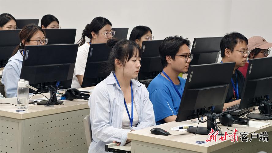 高校招生专家审阅综合素质档案场景