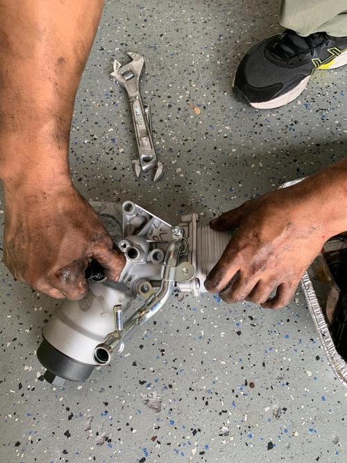 换散热器盖的标准操作，错一步用不住