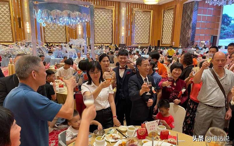 婚礼上尴尬的宾客发言场景
