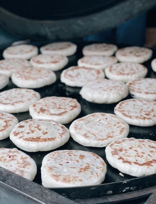 3. 官渡粑粑：碳水炸弹但快乐！