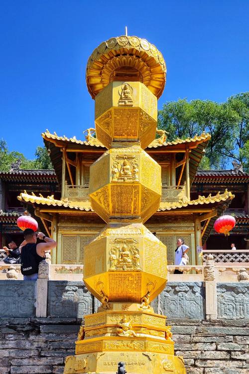 山西五台山显通寺古铜殿全景
