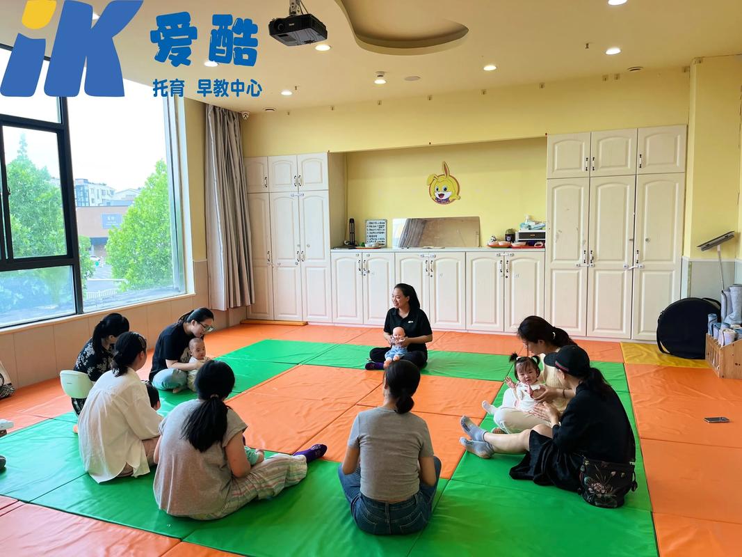 家庭亲子互动早教场景实拍