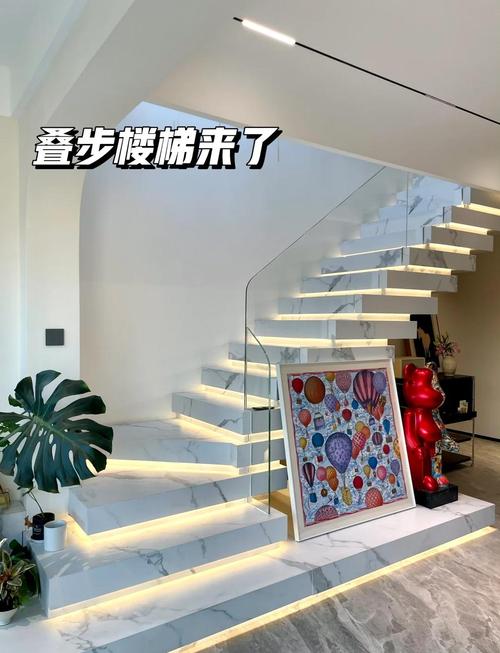 楼梯下方LED灯带装修实景