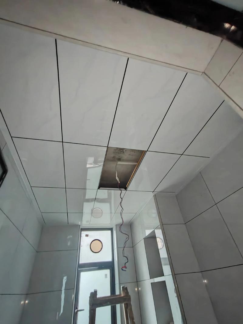 厨房铝扣板吊顶安装实拍