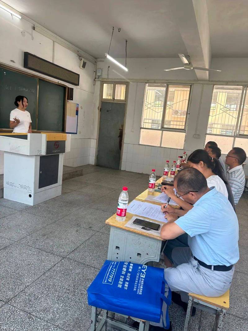 乡镇特岗教师无生试讲现场实拍