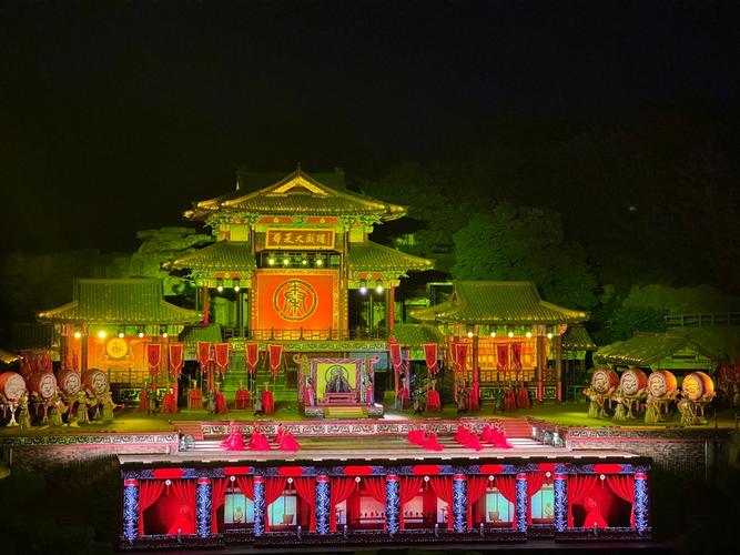 九华山庙会闵园空场黄梅戏戏台夜景