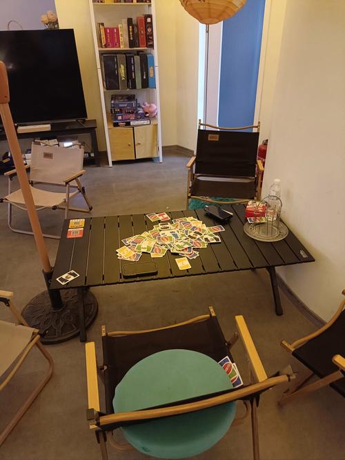 客厅角落闲置落灰的网红亲子桌游