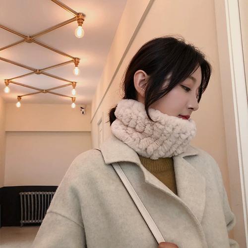 选围巾，先摸一摸再谈意义
