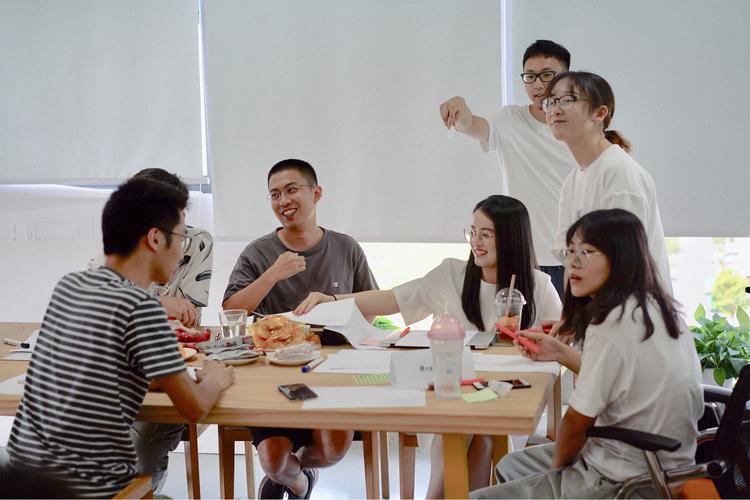 设计思维应用：别拿框架套问题，我见过真正落地的玩法