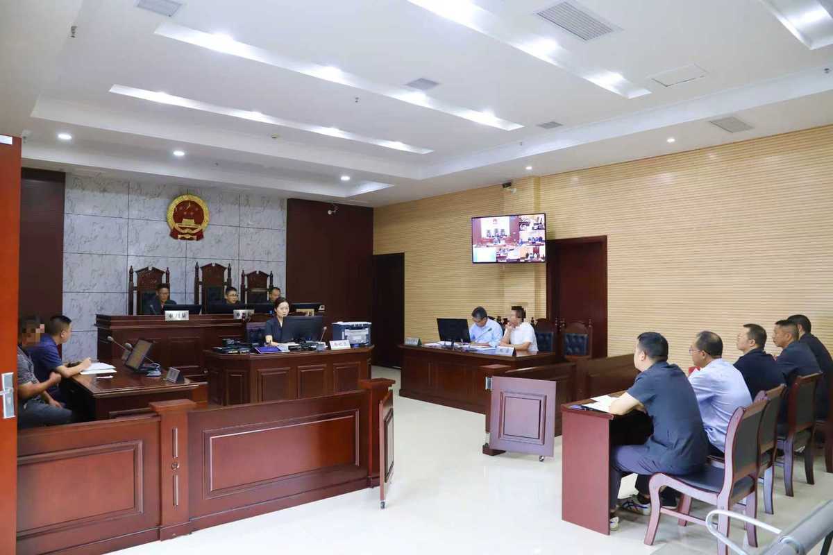 继承权纠纷法院庭审现场实拍