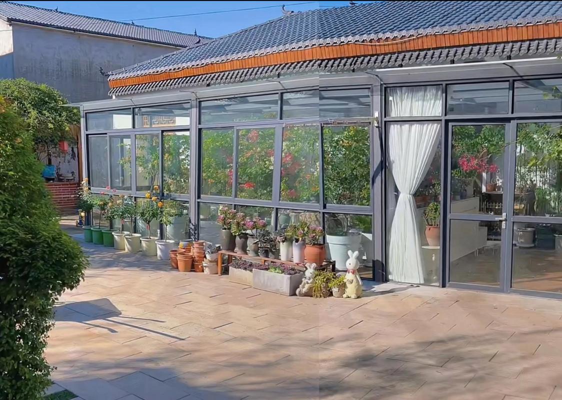 一楼小院阳光房彩钢板顶实际入住场景
