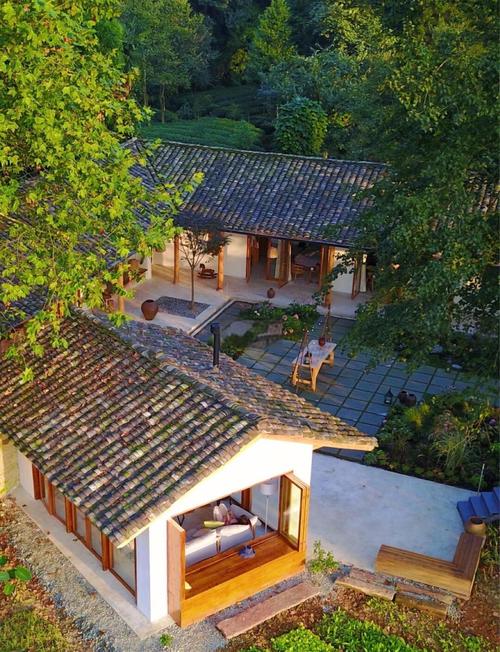 湖北南漳周湾村茶旅民宿茶园庭院