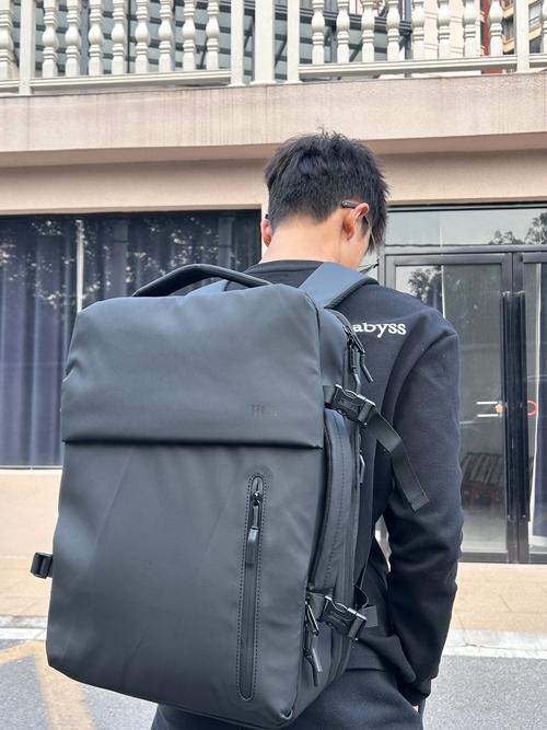 通勤包按重量分区摆放示意图