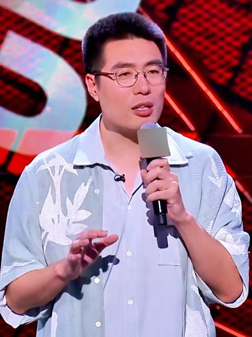 周奇墨脱口秀表演现场