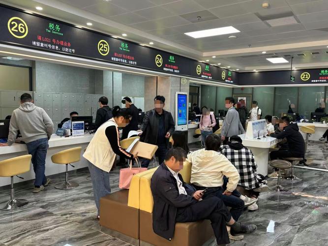 房产交易大厅直系亲属赠与窗口排队场景