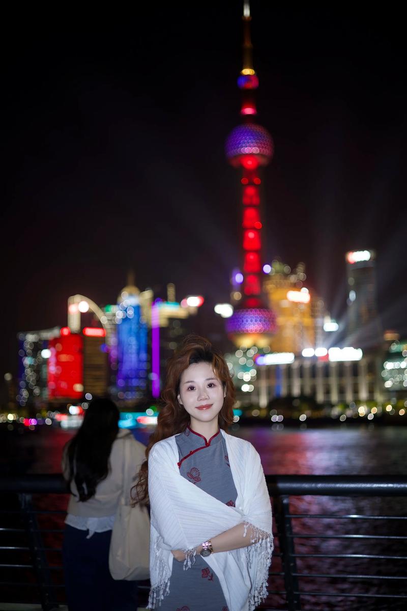 复古婚纱照 民国旗袍 上海外滩夜景