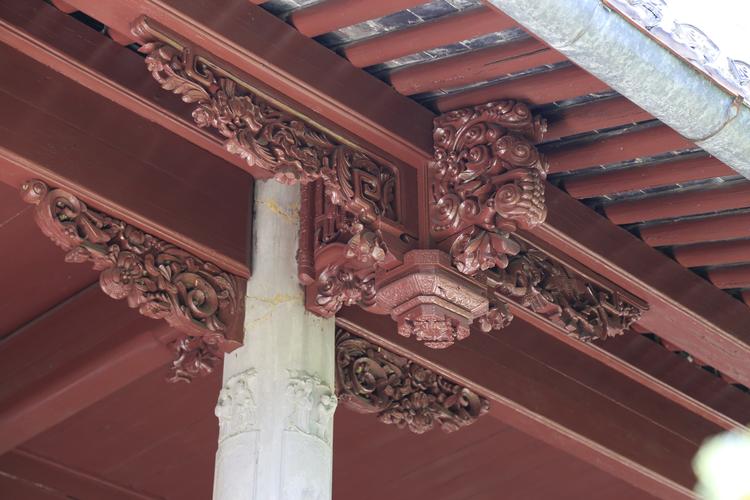 江南清代古建廊柱雕花损毁鉴定现场