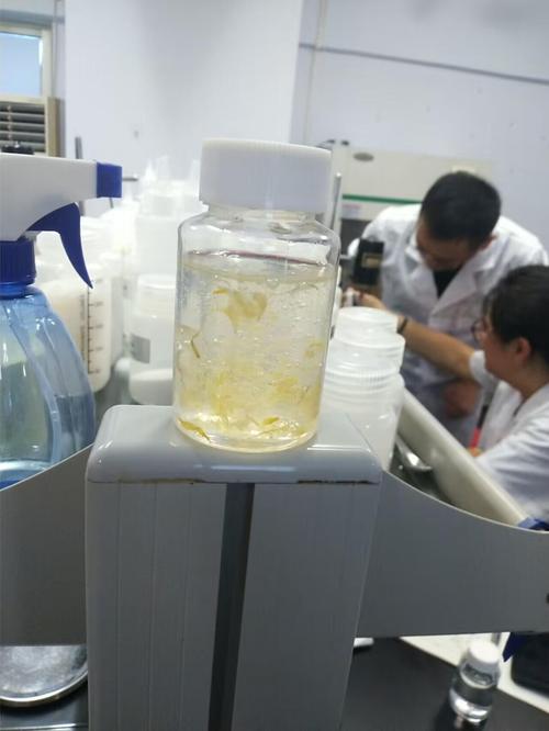 科研人员反复配制溶液失败
