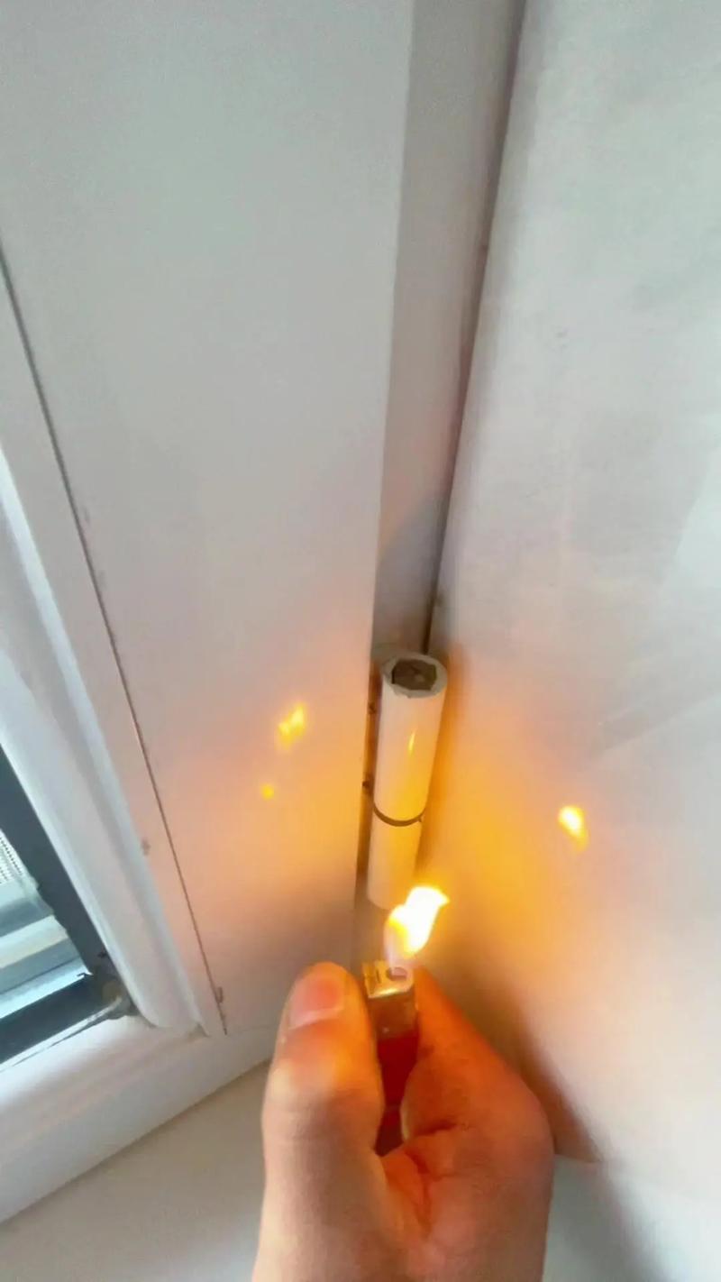 居家窗框缝隙漏风蜡烛检测图