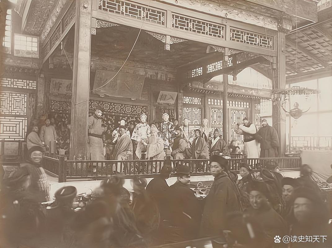 清末昆曲戏班江南演出旧照片
