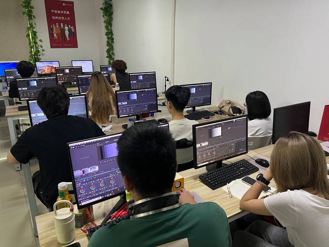 零工经济平台自由职业者接单场景