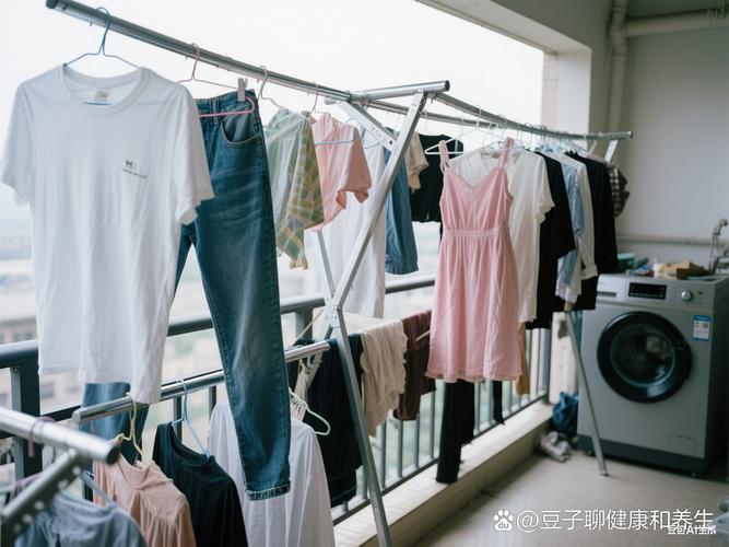 阳台晾满衣服，家里的味道会悄悄变