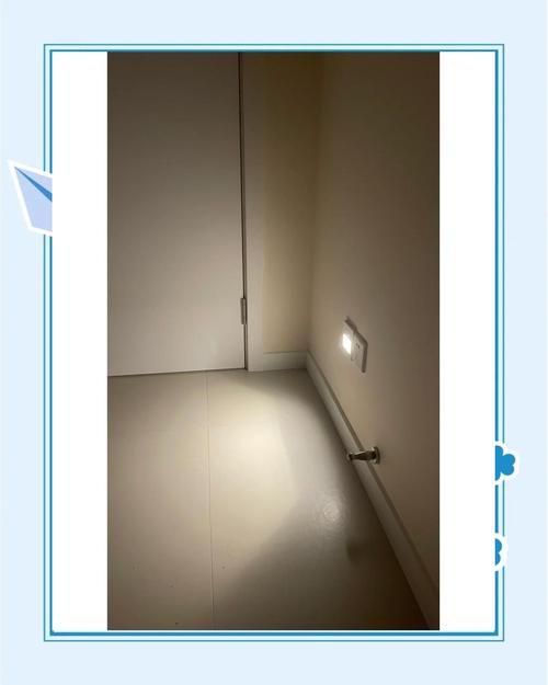 老人房低位感应夜灯安装实景图