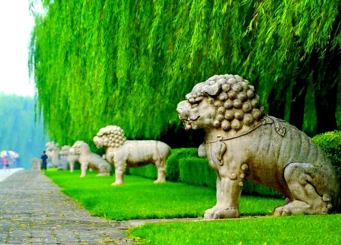 明十三陵神路石像生群夏日林荫实拍