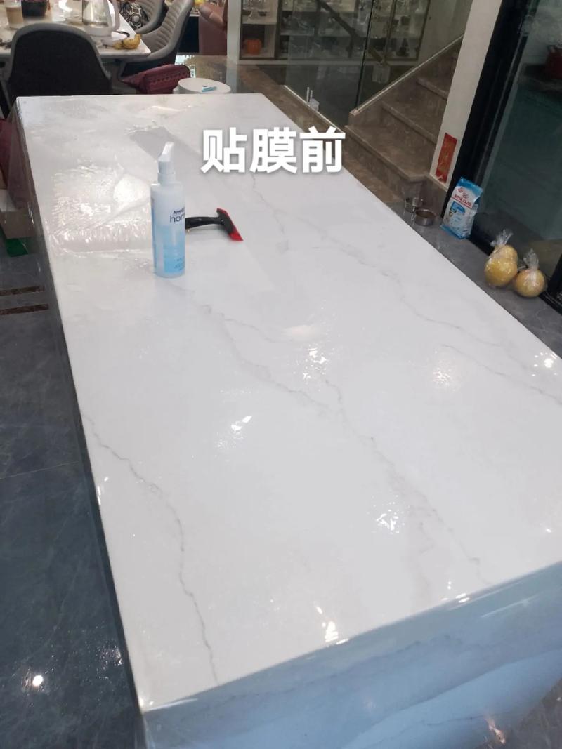 餐岛一体岩板台面渗色处理前后对比