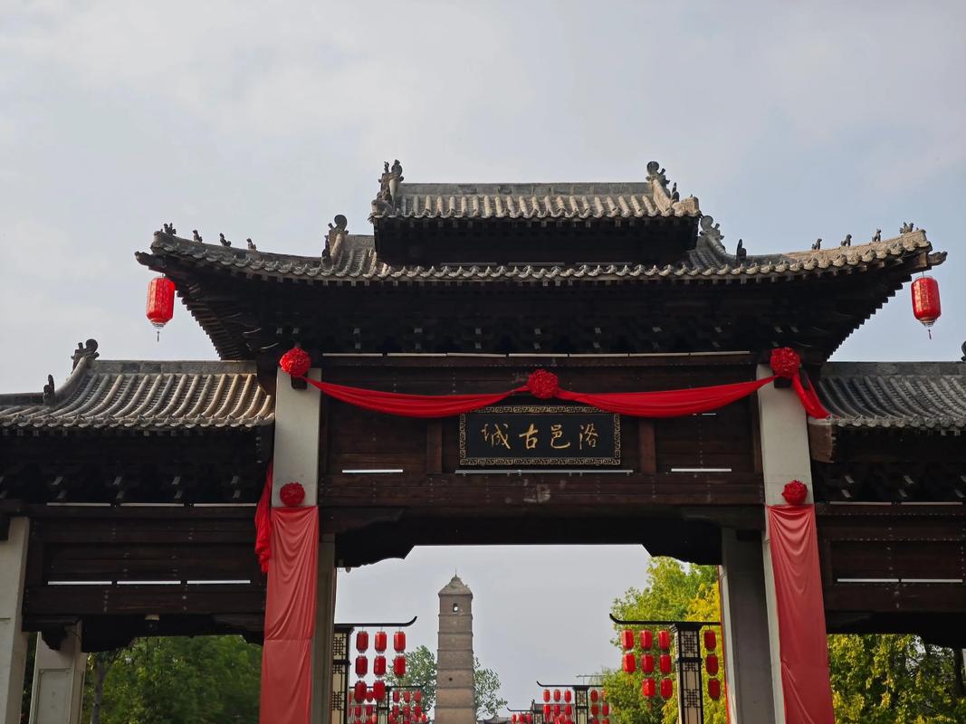 三、洛邑古城:烟火气中的分寸感,请别让商业化吞噬文化