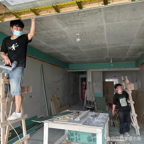 家装木工石膏板吊顶验收现场图