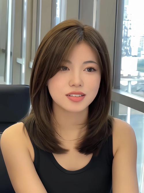 圆脸高层次锁骨发发型效果示意图