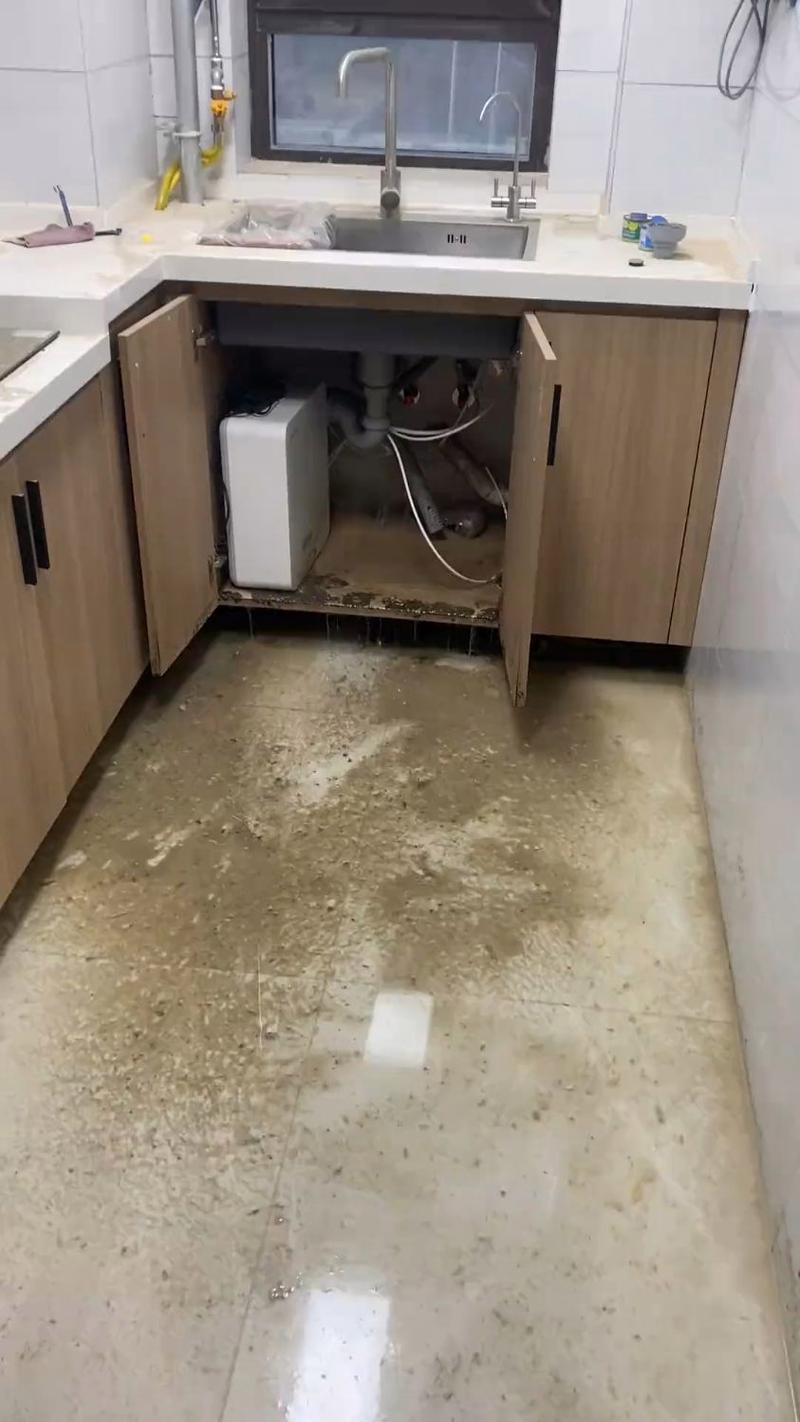 厨房水槽下水道返味实拍