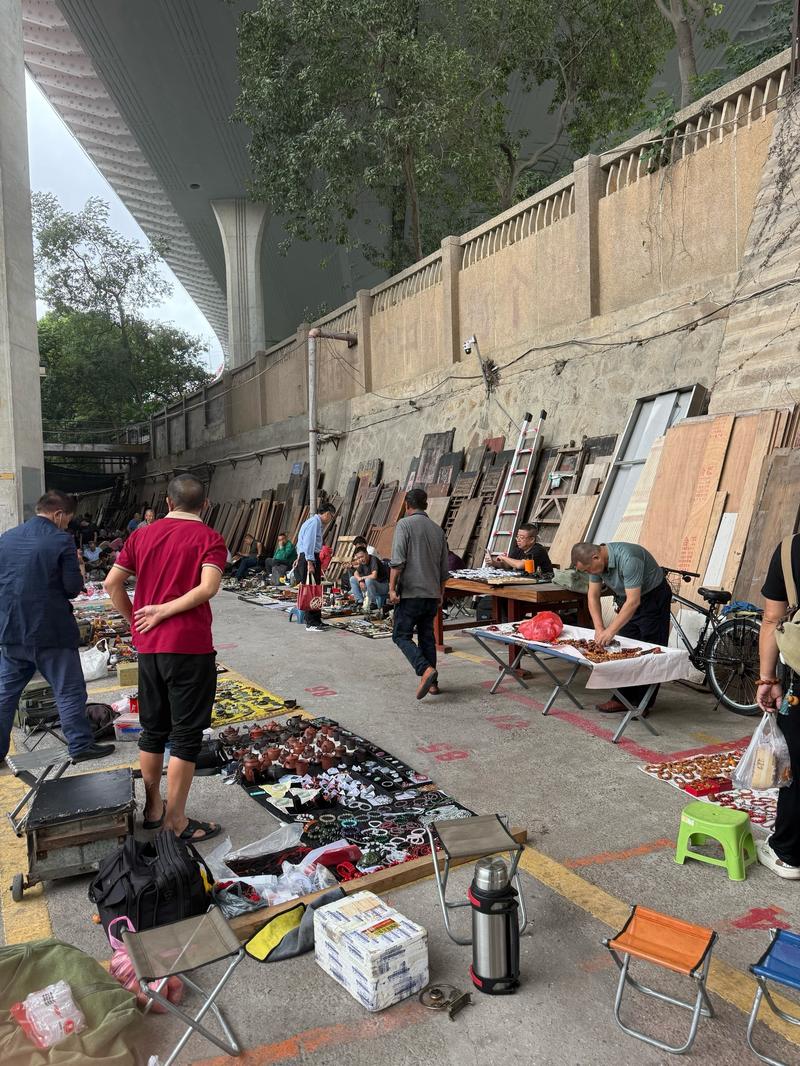 午后旧货市场阳光