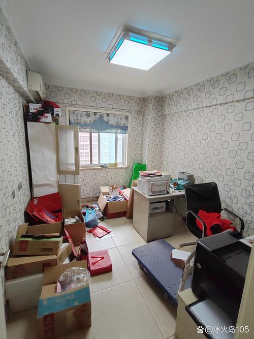 深圳景田老旧小区里的离婚律所办公室内部 温馨杂乱