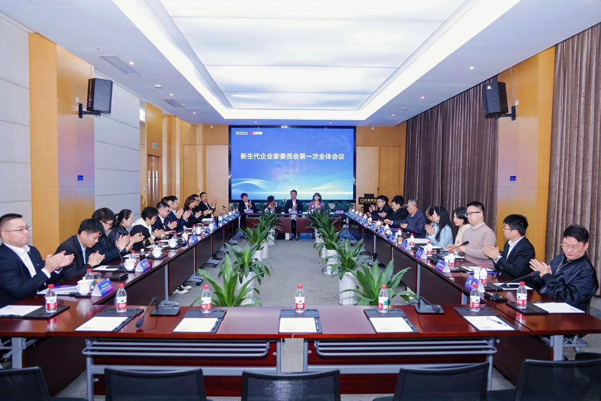 产学研的裂缝：当实验室的星光坠入产业泥潭